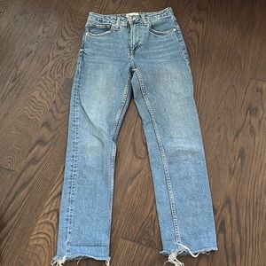 Medium wash jean